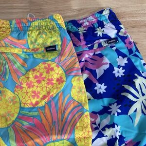 Chubbies Swim Trunks Men's XL Elastic Waist 5.5" Inseam Pineapple Bundle NWT